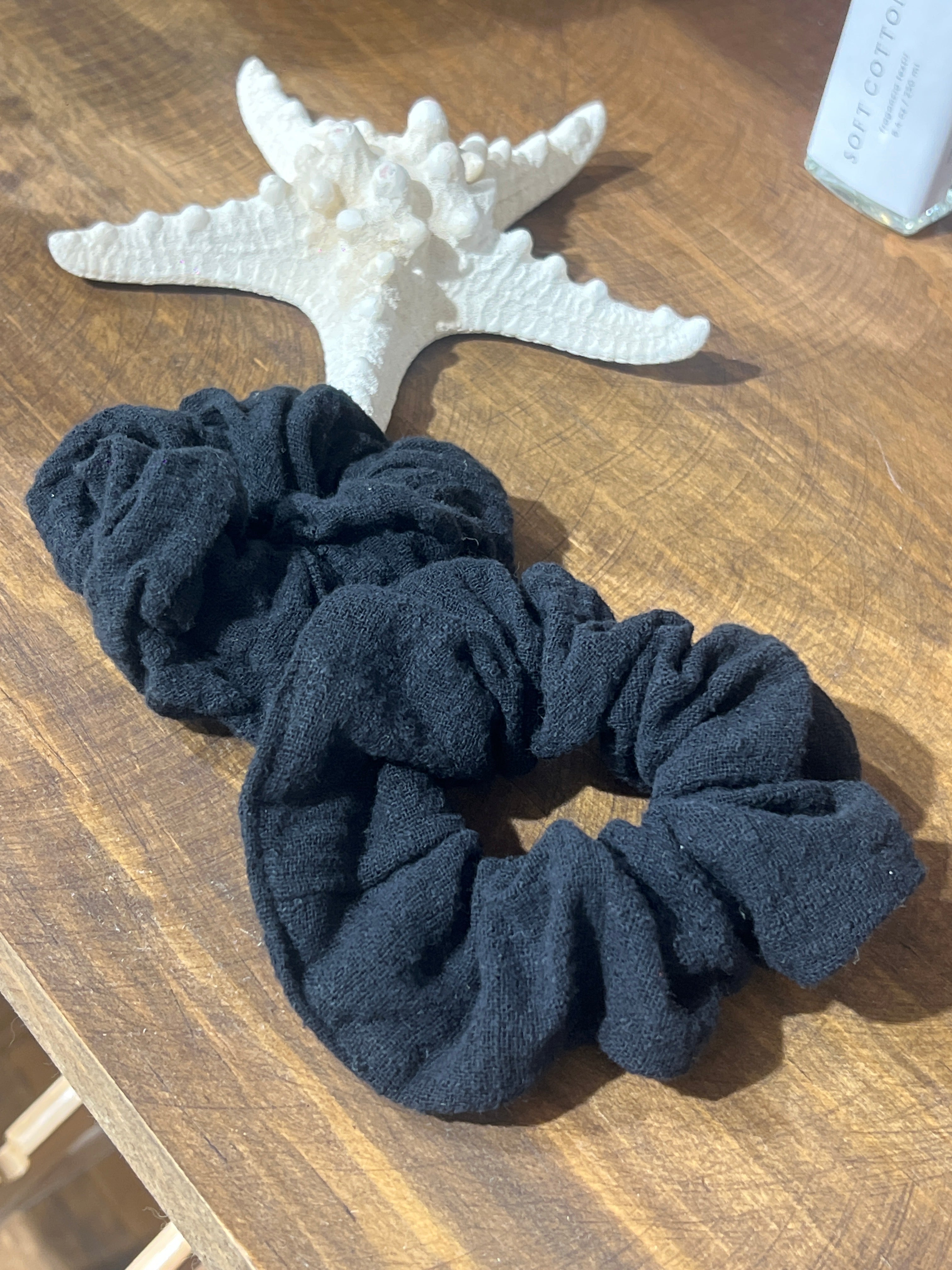Scrunchies black wash