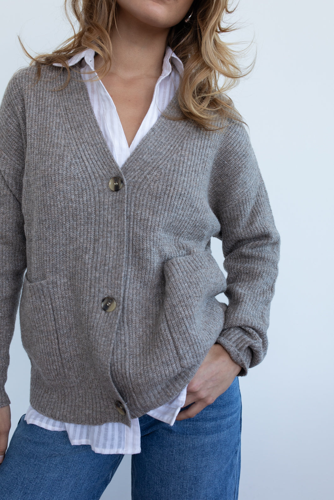 Cardigan Erendira dark taupe