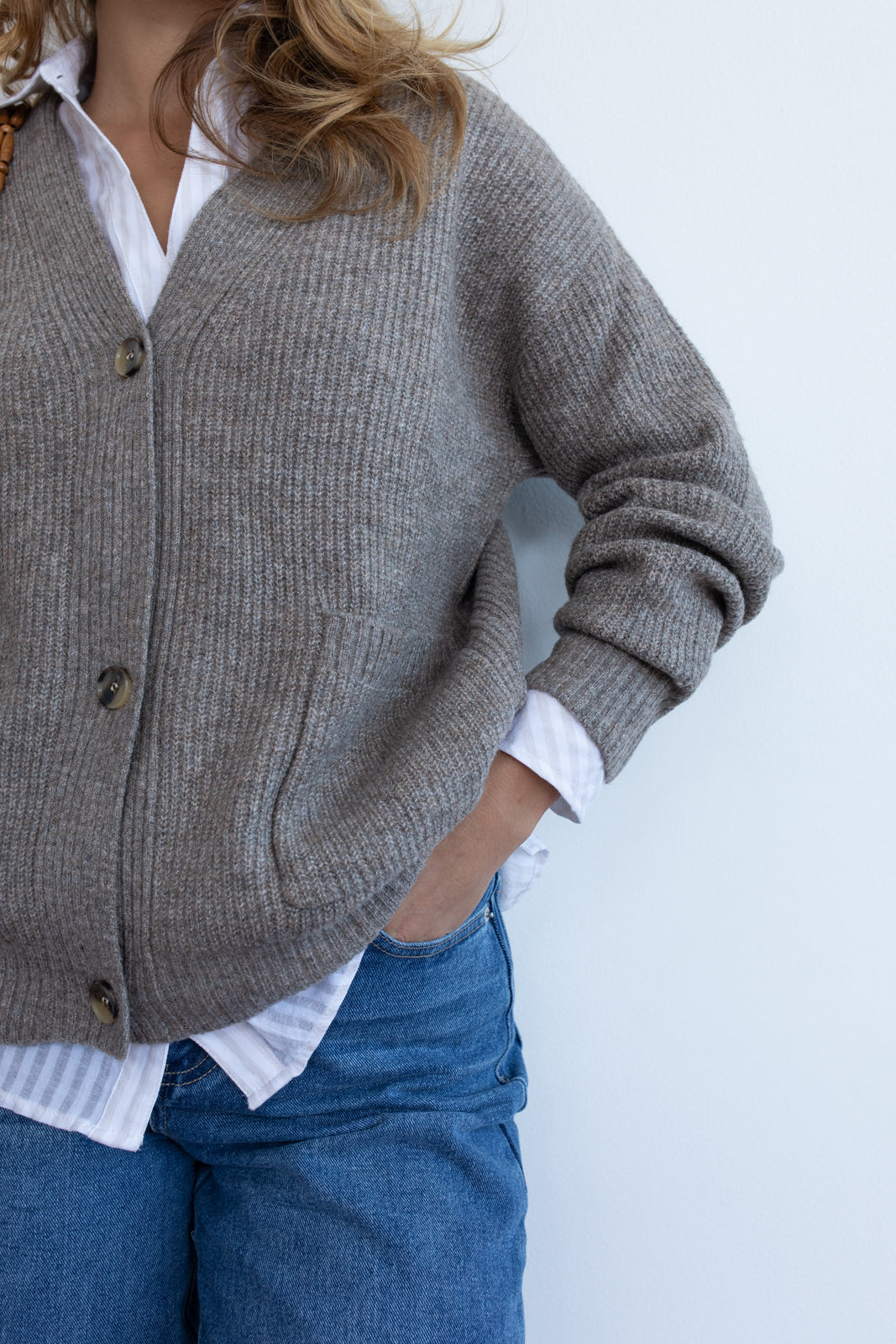 Cardigan Erendira dark taupe