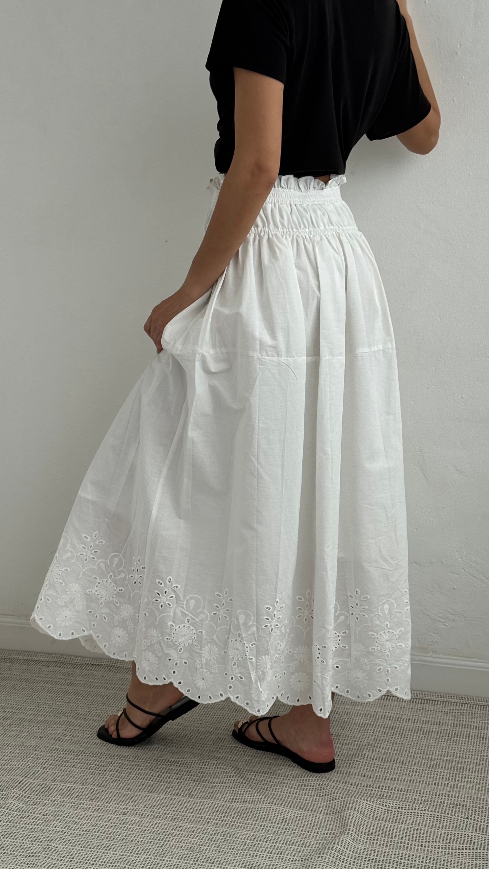 Falda Ariana White