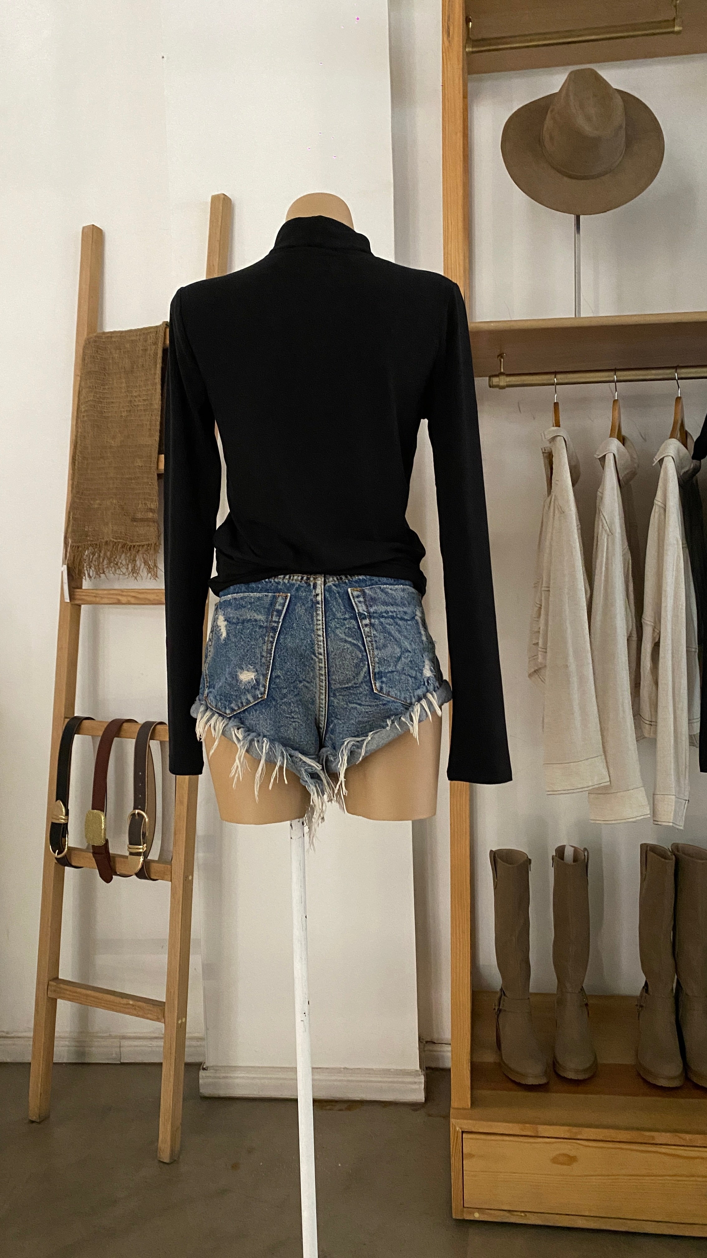 Top Anastasia black