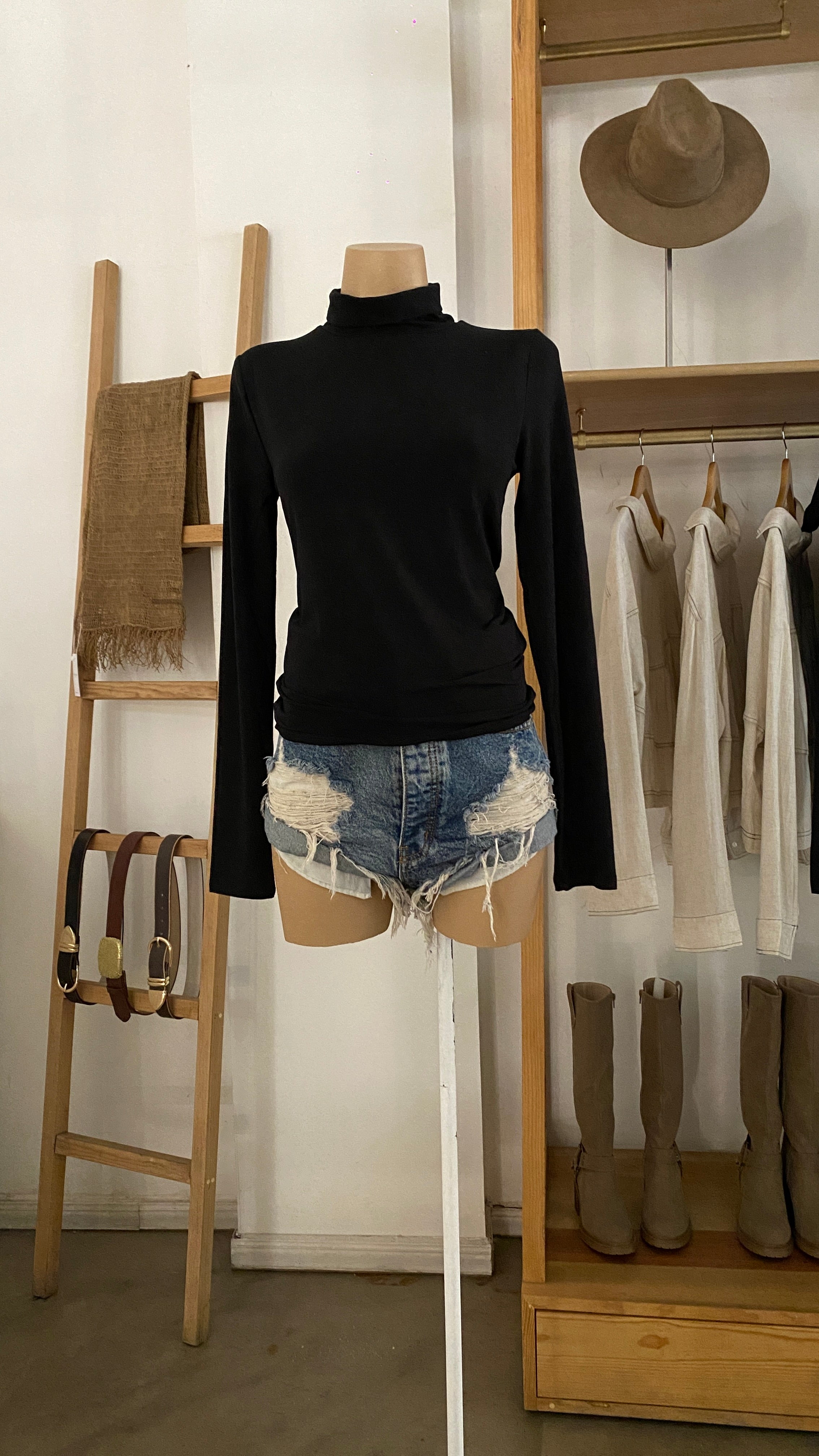 Top Anastasia black