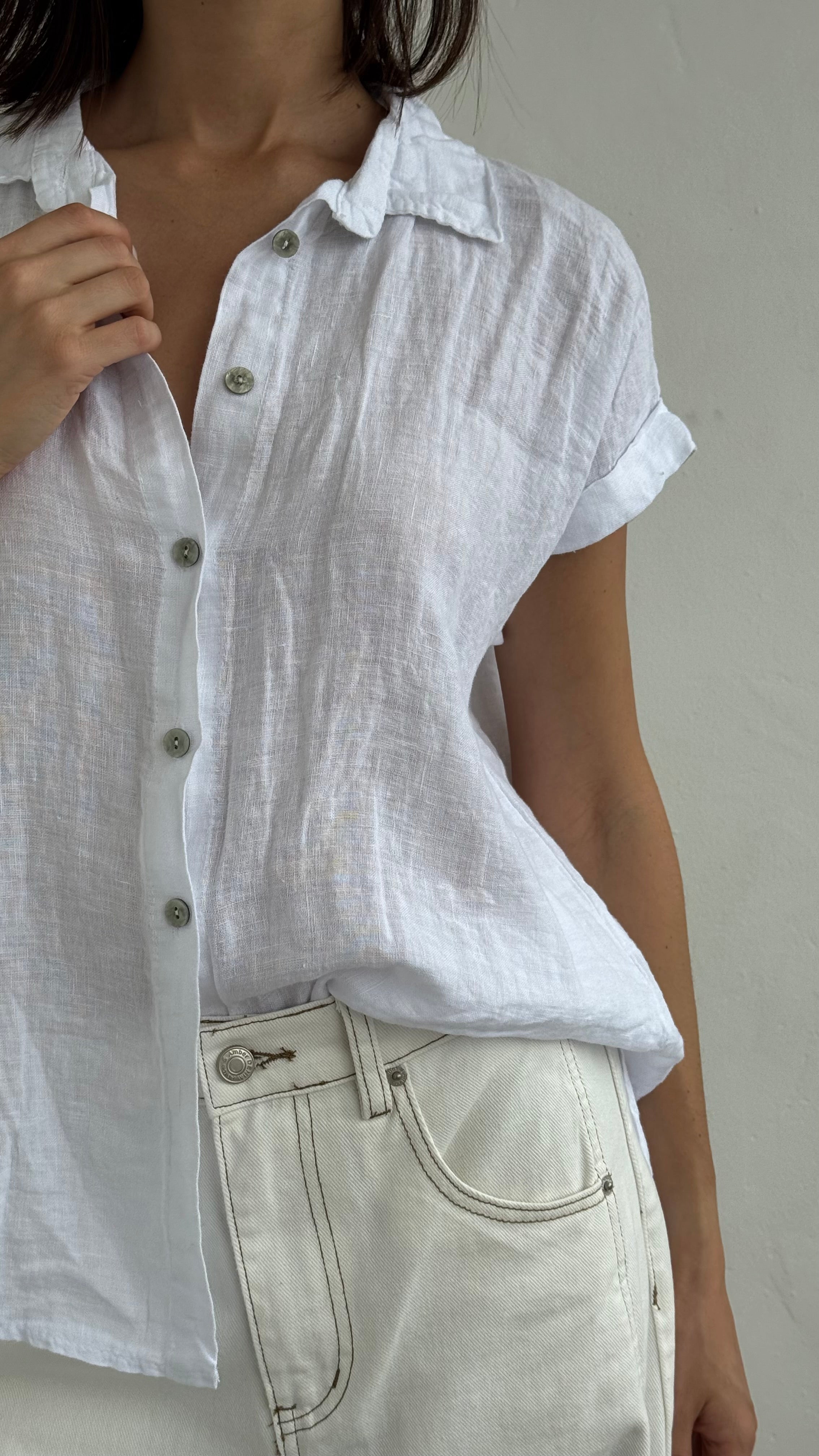 Camisa de lino blanca playa