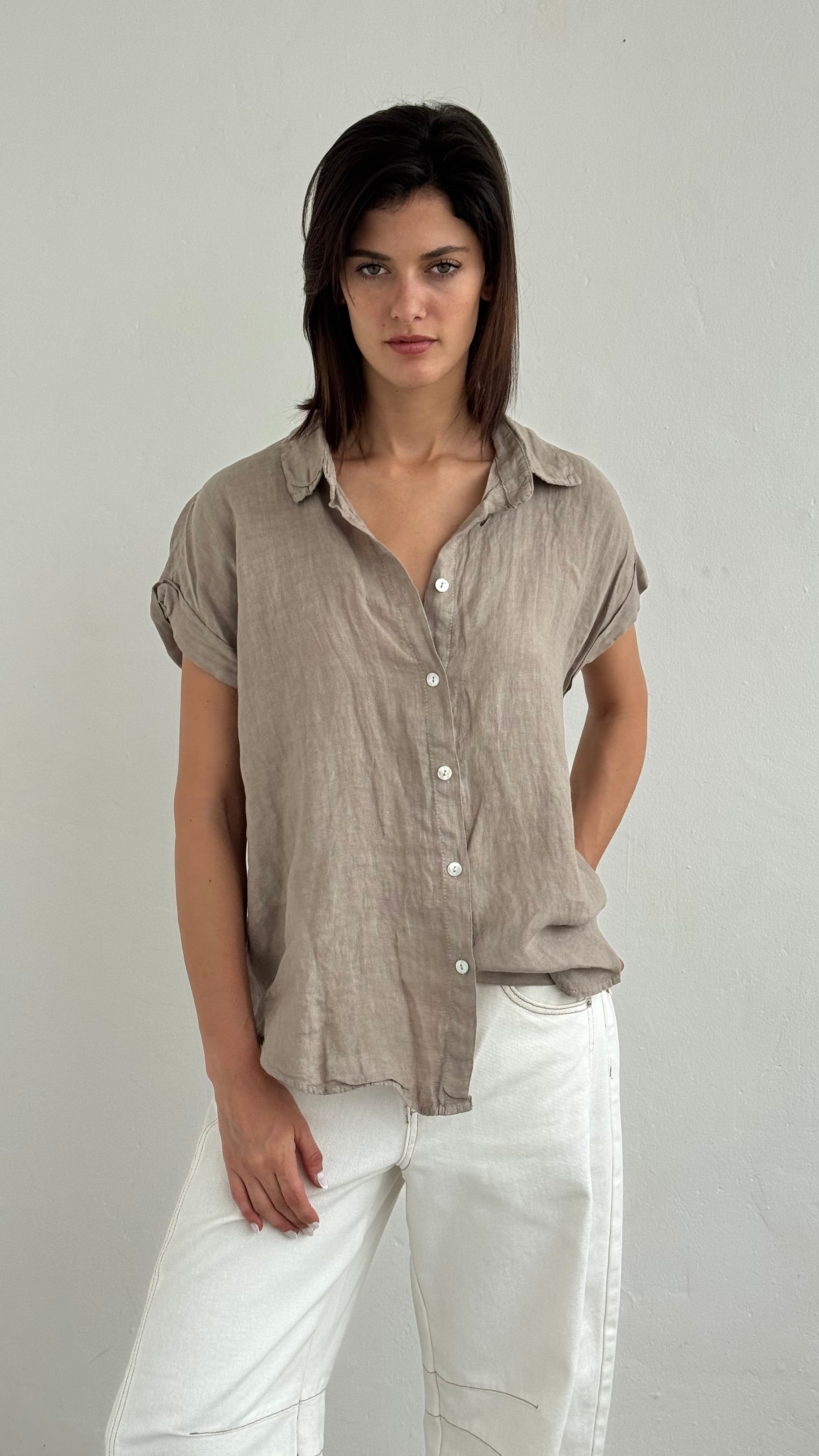 Camisa de lino taupe playa